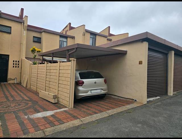 3 BEDROOM COMPLEX FOR SALE IN MONTCLAIR